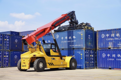 中老铁老挝段木薯及副产物输华同比增加43%